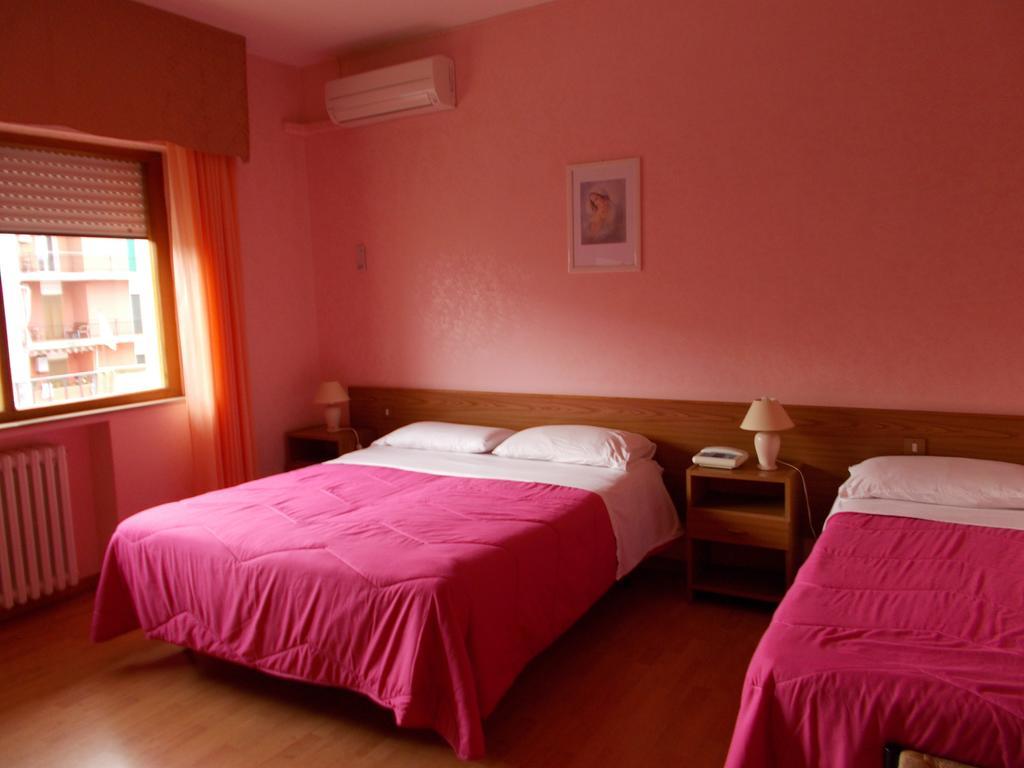 Hotel Maremonti فيكو دل غراغانو الغرفة الصورة